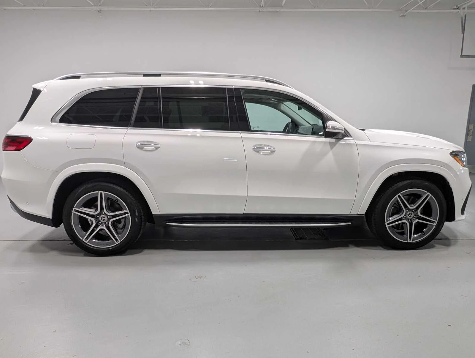Certified Used 2026 Polar White Mercedes-Benz GLS 450 image 3