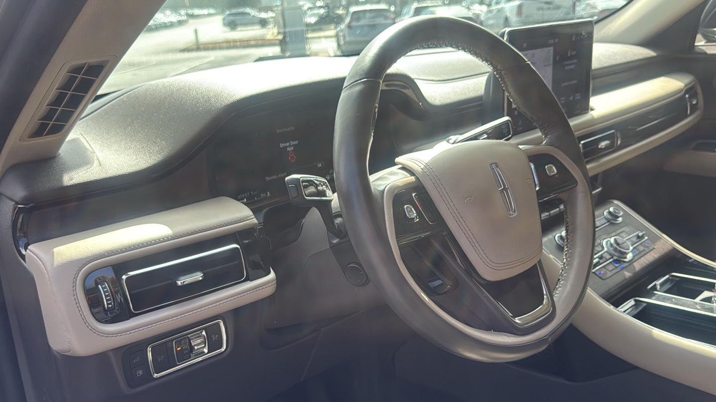 Used 2023 Jewel Sandstone Metallic Premium Colorant Lincoln Grand Touring image 13