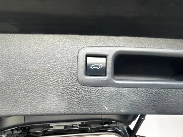 Used 2023 Black Toyota L image 27