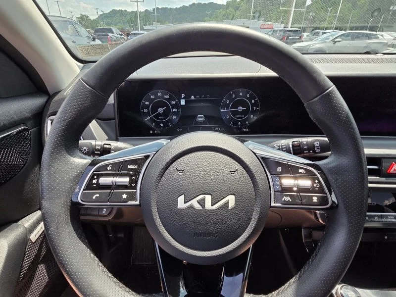 Used 2024 White Kia SX image 11