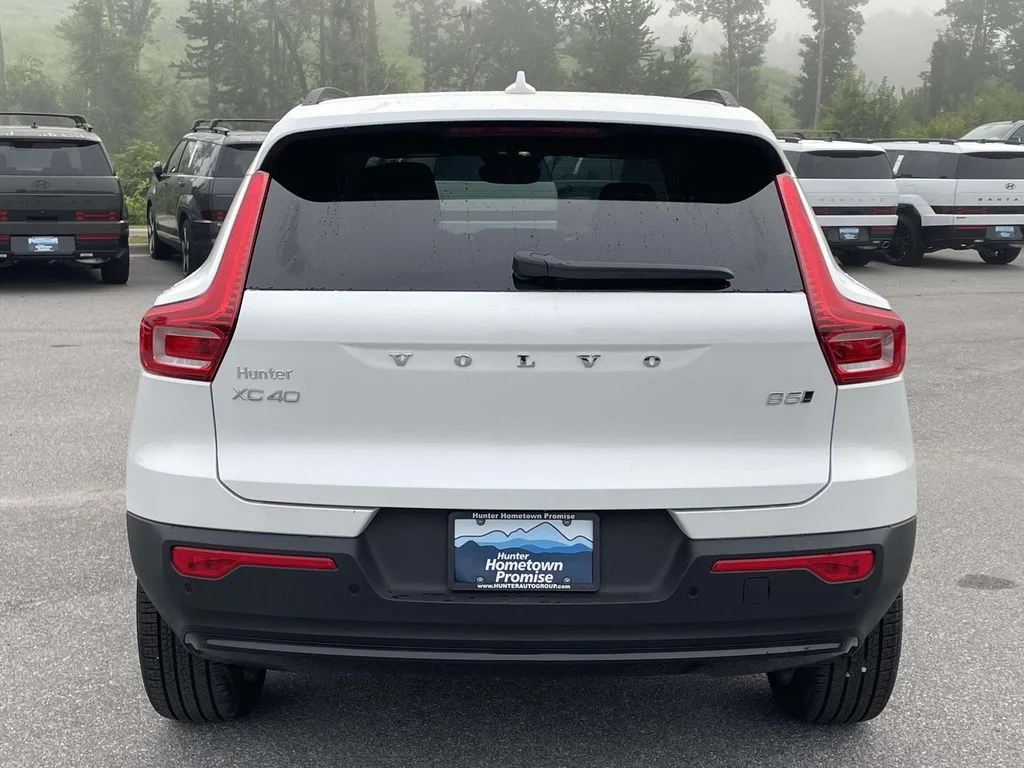 New 2026 Crystal White Volvo Plus image 27