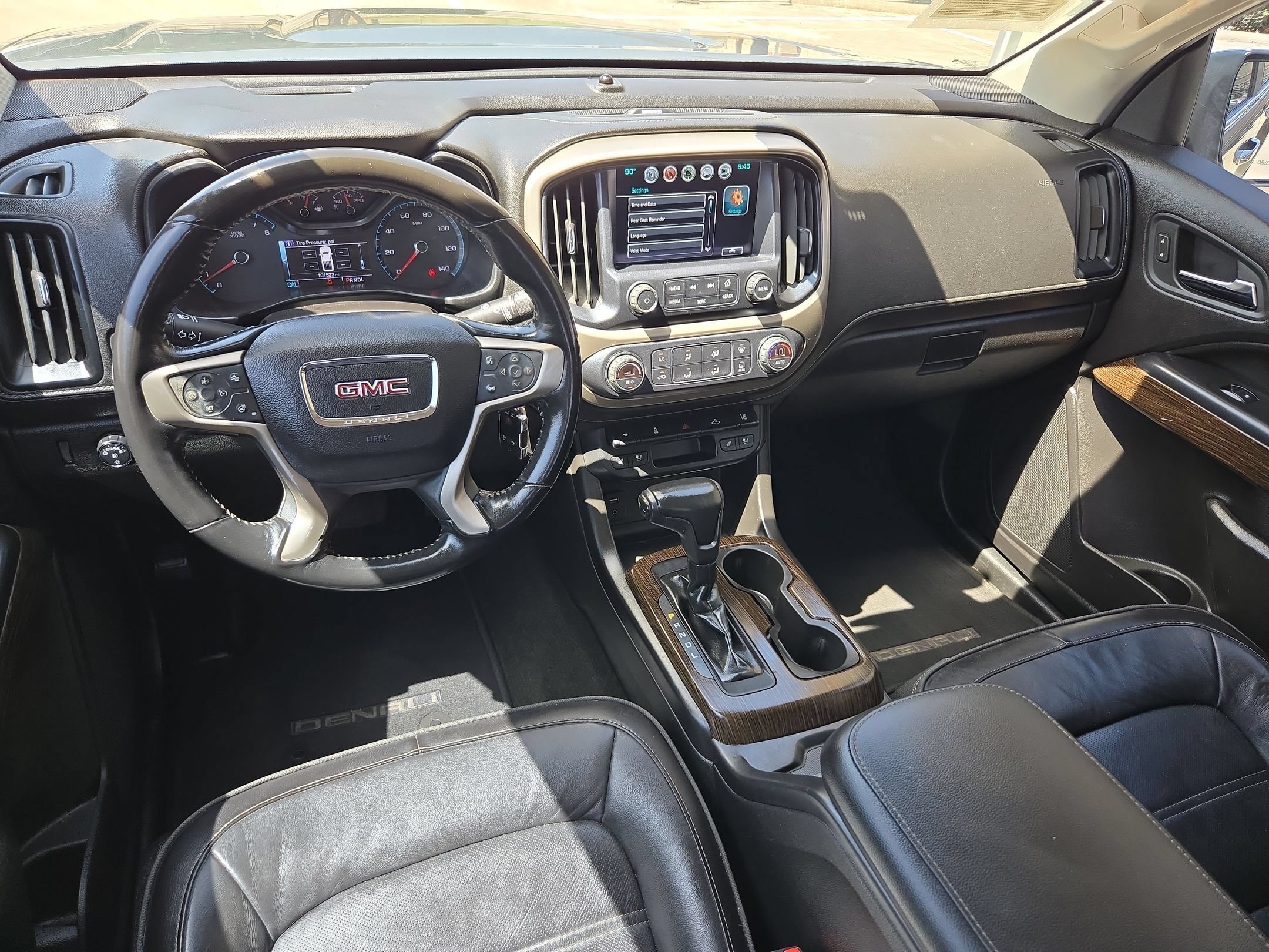 Used 2018 Mineral Metallic GMC 2WD Denali image 15