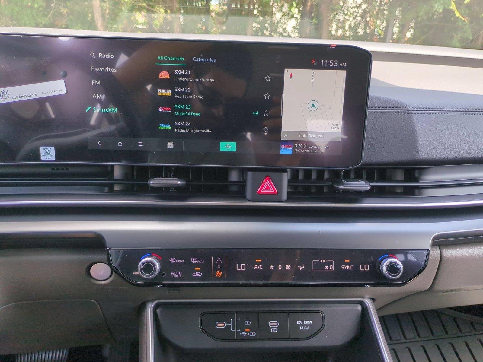 New 2026 Snow White Pearl Kia LXS image 24