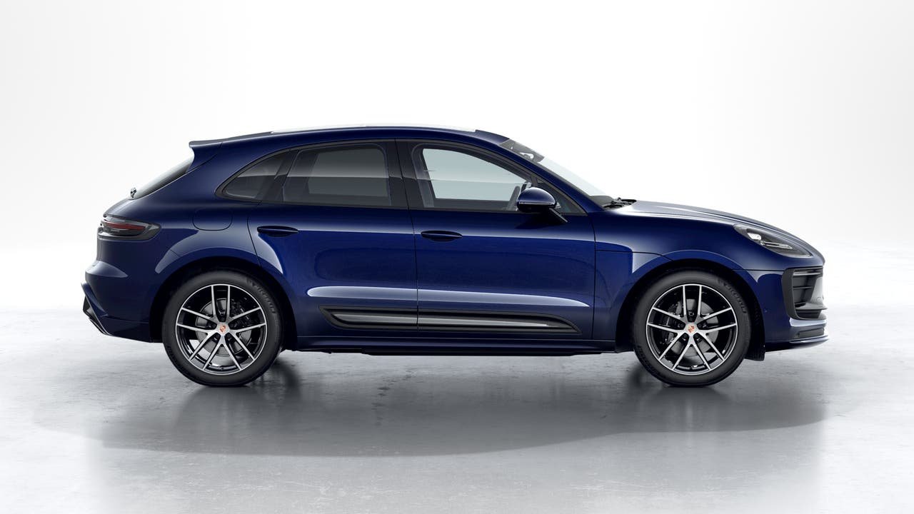 New 2026 Gentian Blue Metallic Porsche  image 6