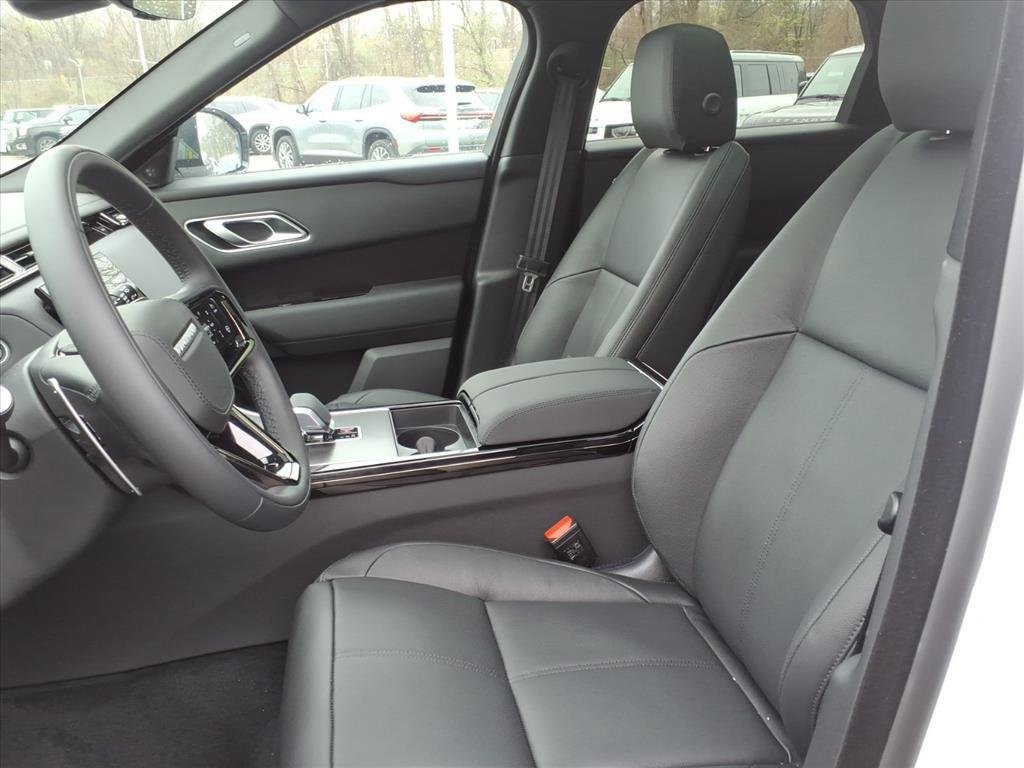 New 2026 Fuji White LAND ROVER Dynamic SE image 9
