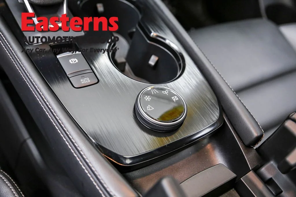 Used 2023 White Nissan SL image 22