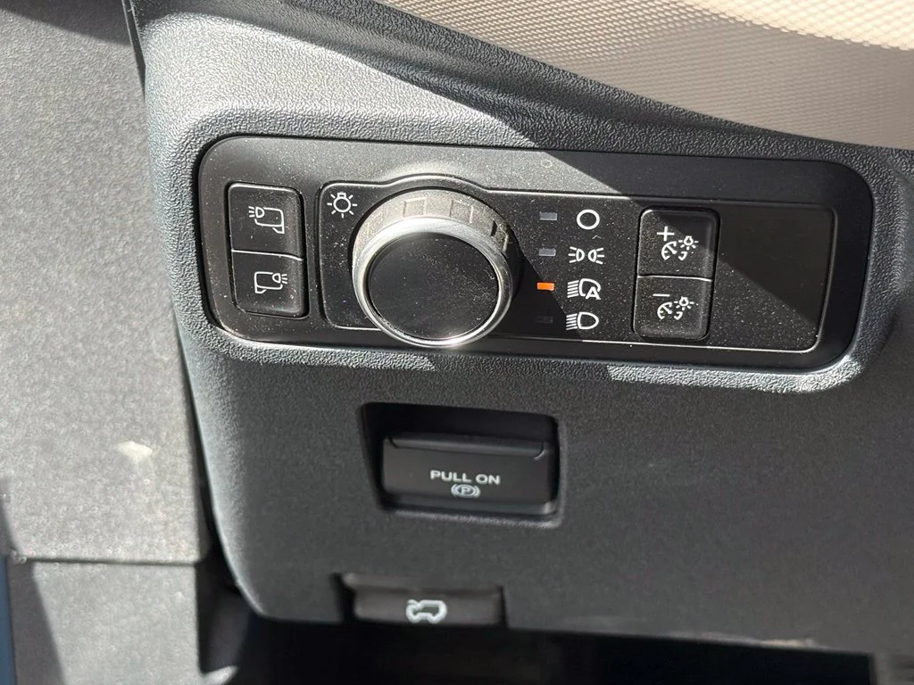 Used 2024 Azure Gray Metallic Ford Wildtrak image 14
