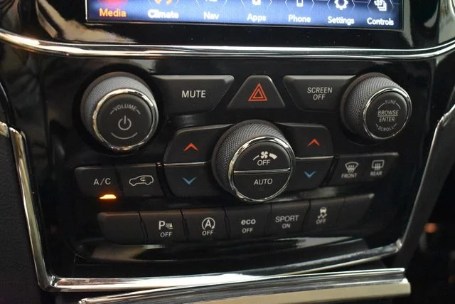 Used 2021 Gray Jeep Trailhawk image 36