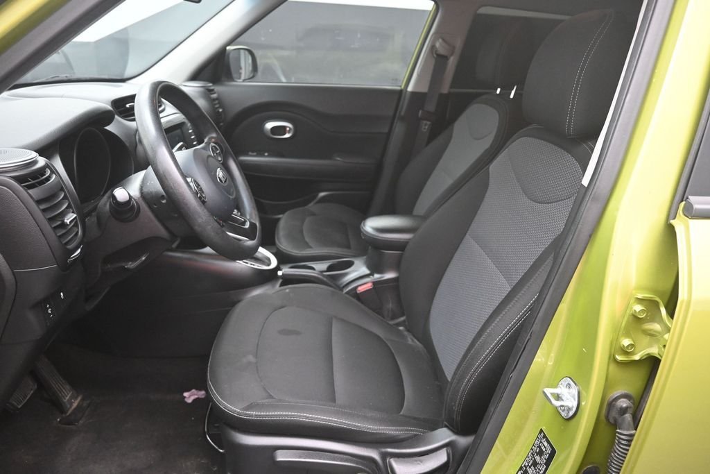 Used 2018 Green Kia Plus image 18