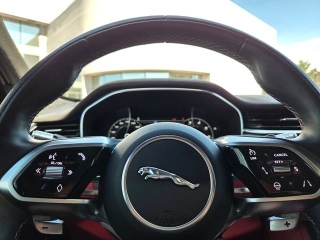 2022 Jaguar F-Pace SVR - Photo 30