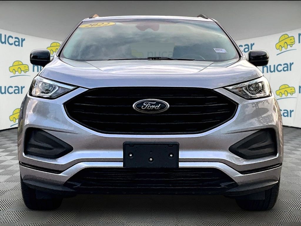 Used 2022 Silver Ford SE image 2