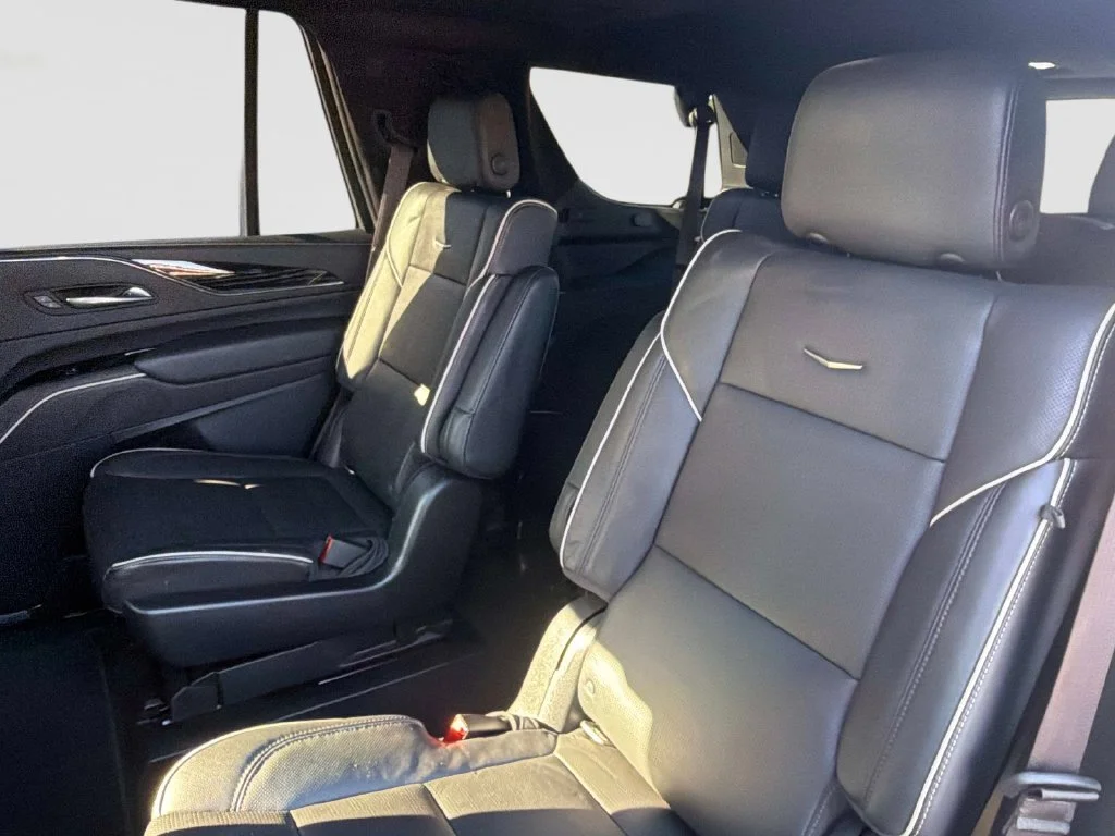 Used 2021 Crystal White Tri-Coat Cadillac Sport image 15