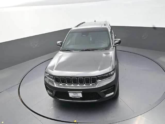 New 2026 Baltic Gray Metallic Clear-Coat Exterior Paint Jeep Laredo X image 11
