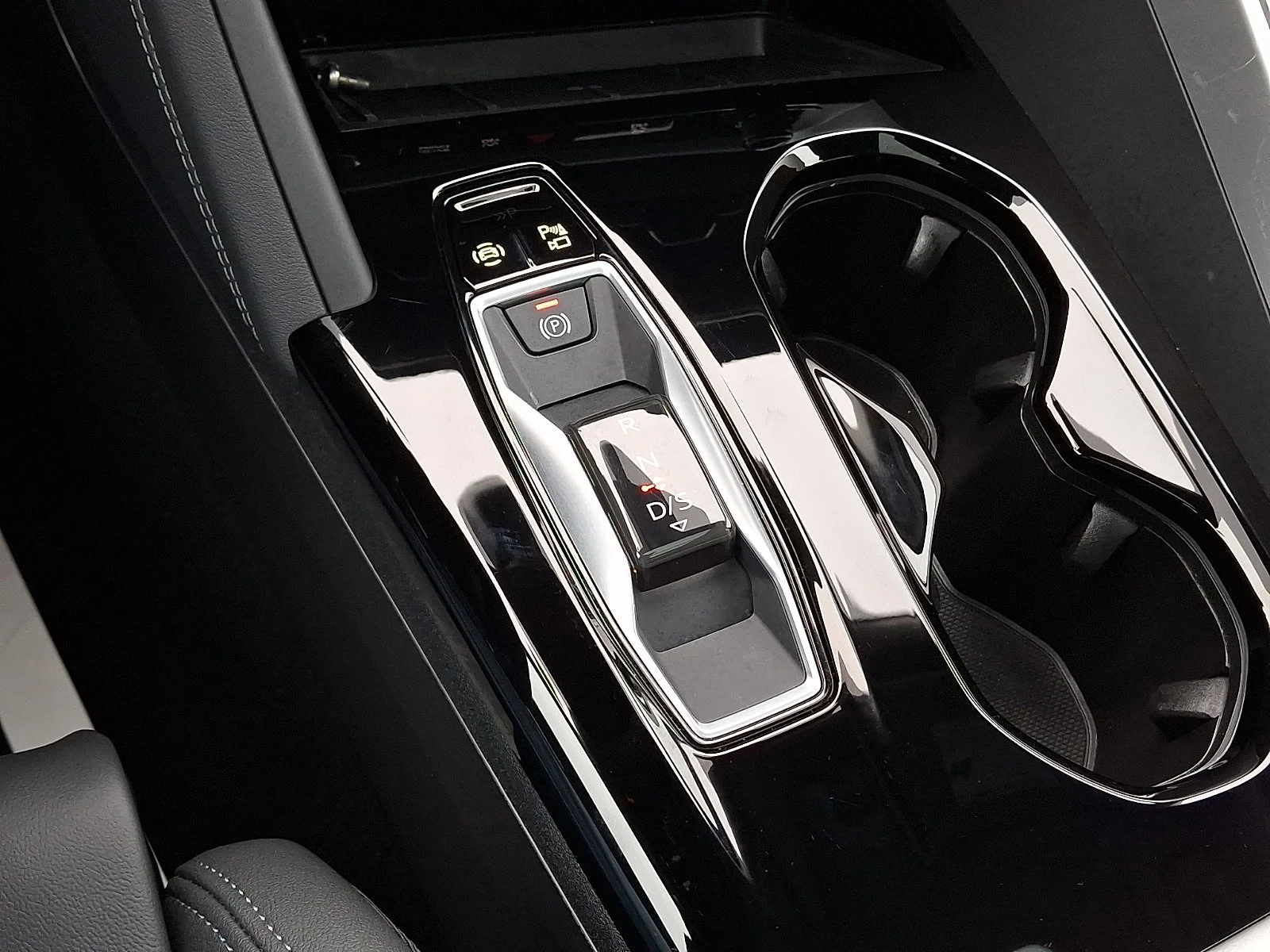 Used 2025 Glacier White Metallic   2Y2y Audi Premium Plus image 15