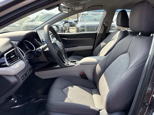 2021 Toyota Camry LE - Photo 13