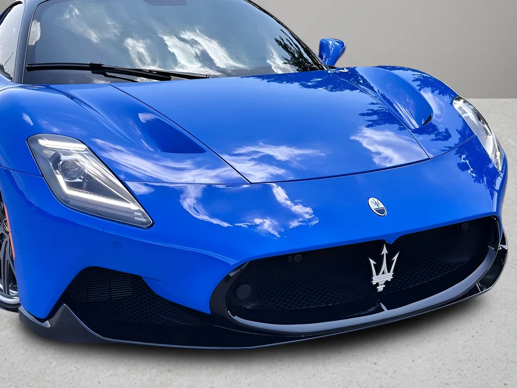 Used 2022 Blue Maserati Base image 29