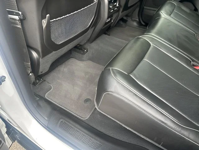 Used 2022 White Jeep 4xe image 28