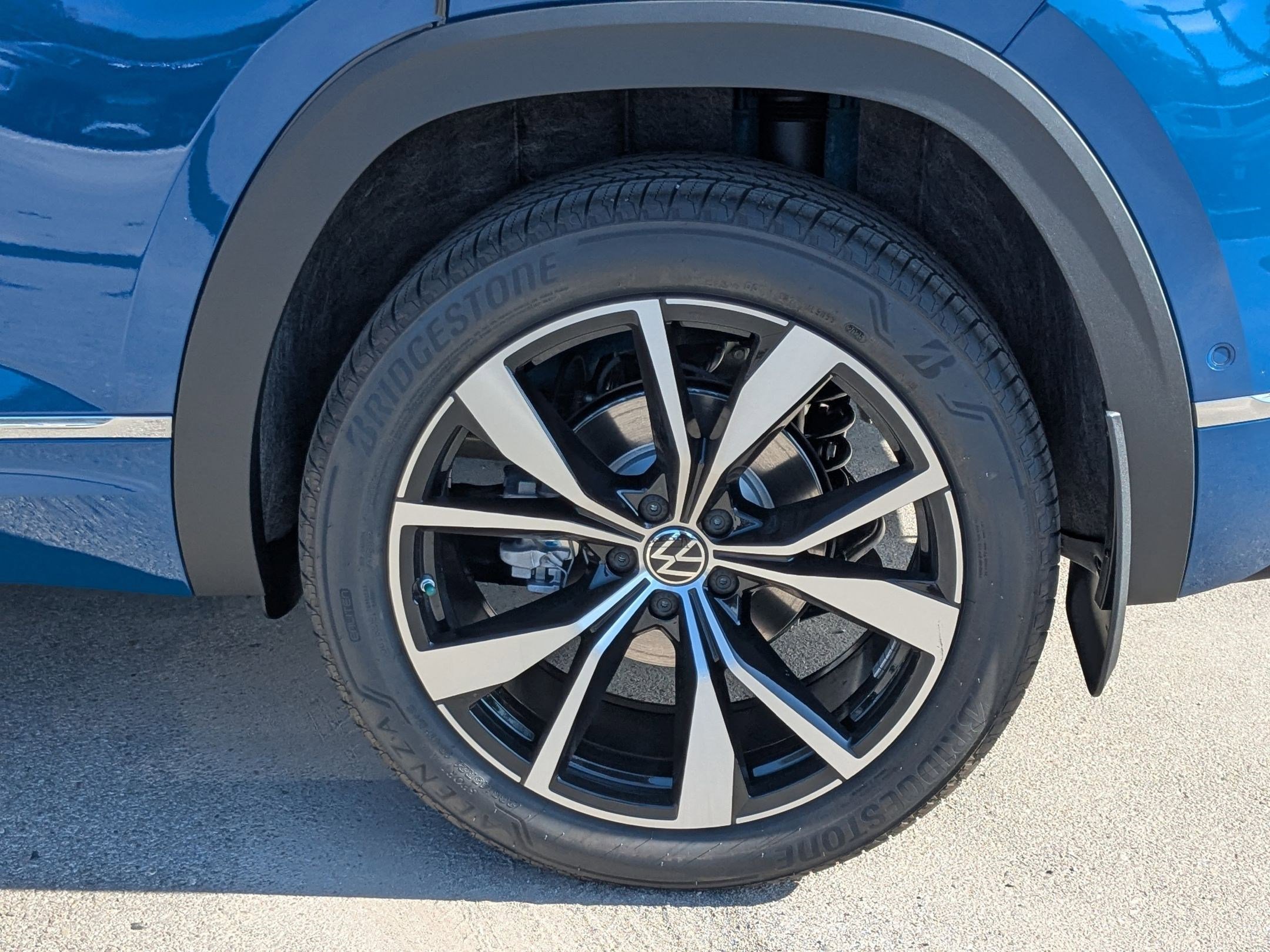 2026 Volkswagen Atlas Cross Sport SEL Premium R-LINE - Photo 20