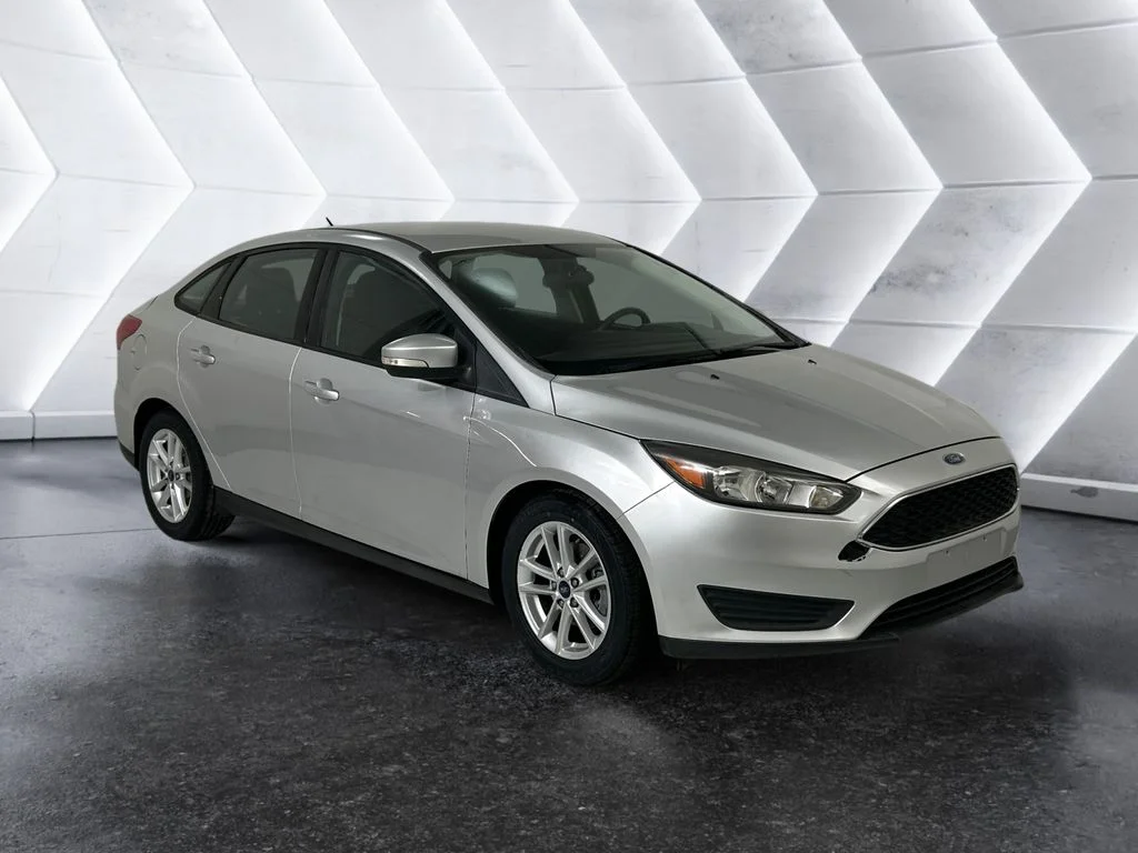 2016 Ford Focus Sedan SE's photo