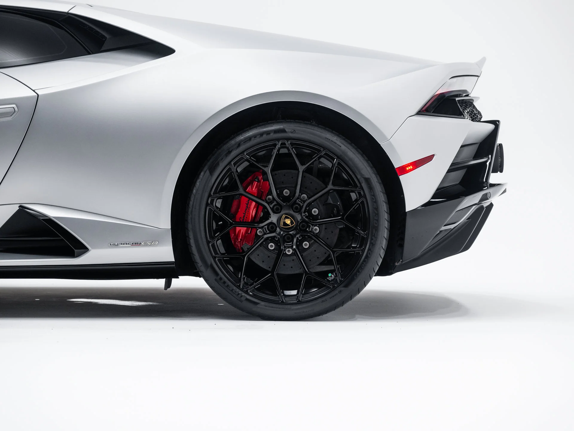 Used 2020 Grigio Adamas Matt Lamborghini  image 11