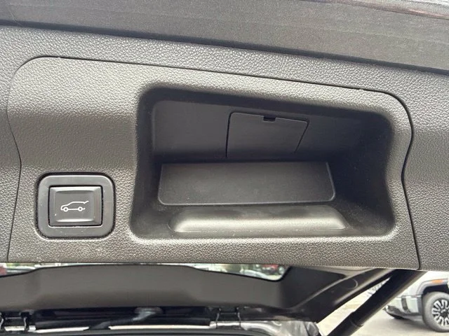 Used 2018 Silver GMC SLT-1 image 26