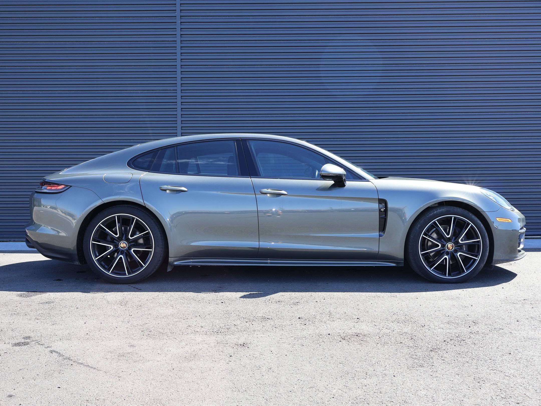 Certified Used 2023 Aventurine Green Metallic Porsche 4 image 10