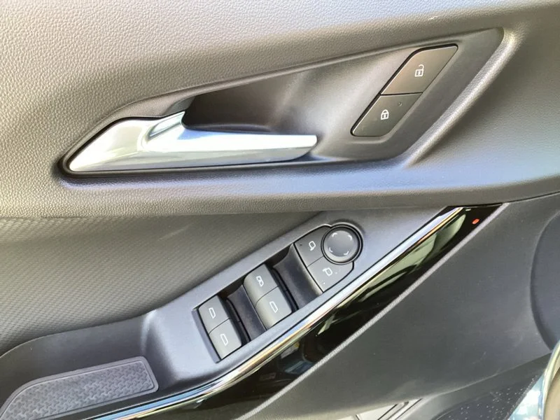 2027 Chevrolet Equinox LT - Photo 21