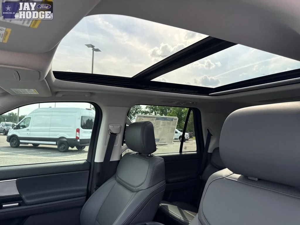 New 2026 Glacier Gray Metallic Tri-Coat Ford Active image 32