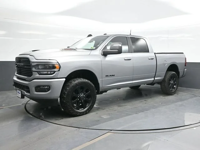Used 2023 Silver Ram Laramie image 5