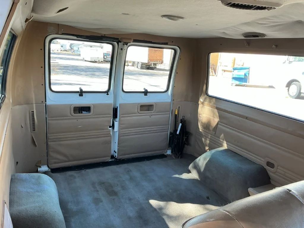 Used 2000 White Dodge Base image 23