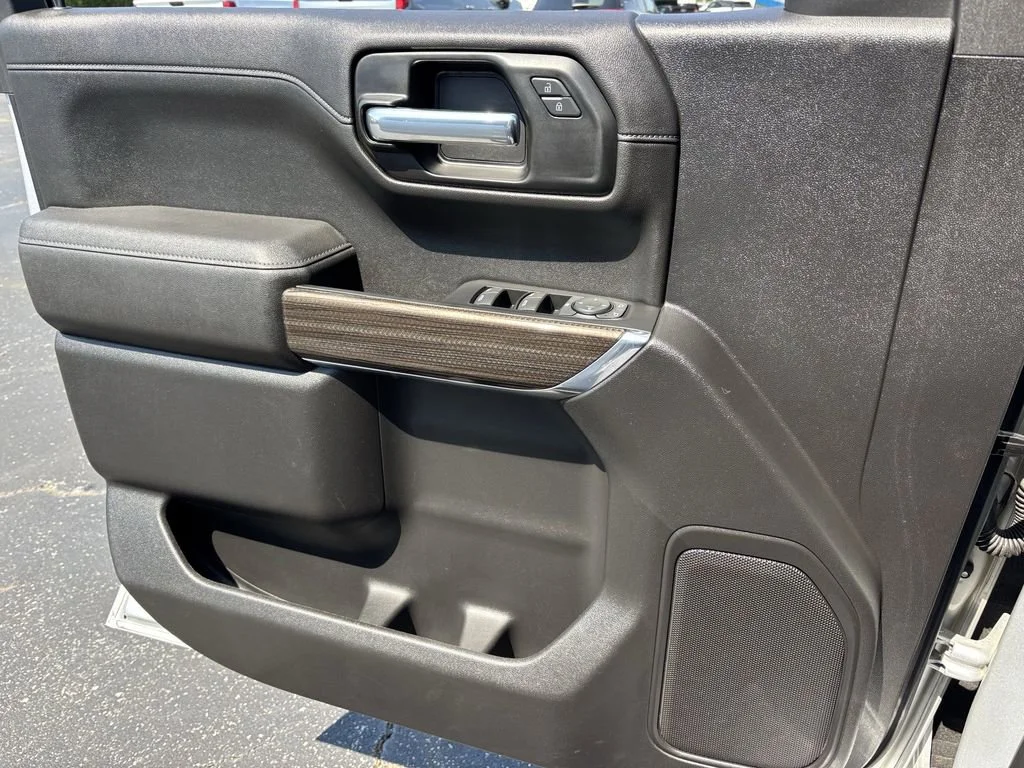 Used 2021 Silver Ice Metallic Chevrolet RST image 14
