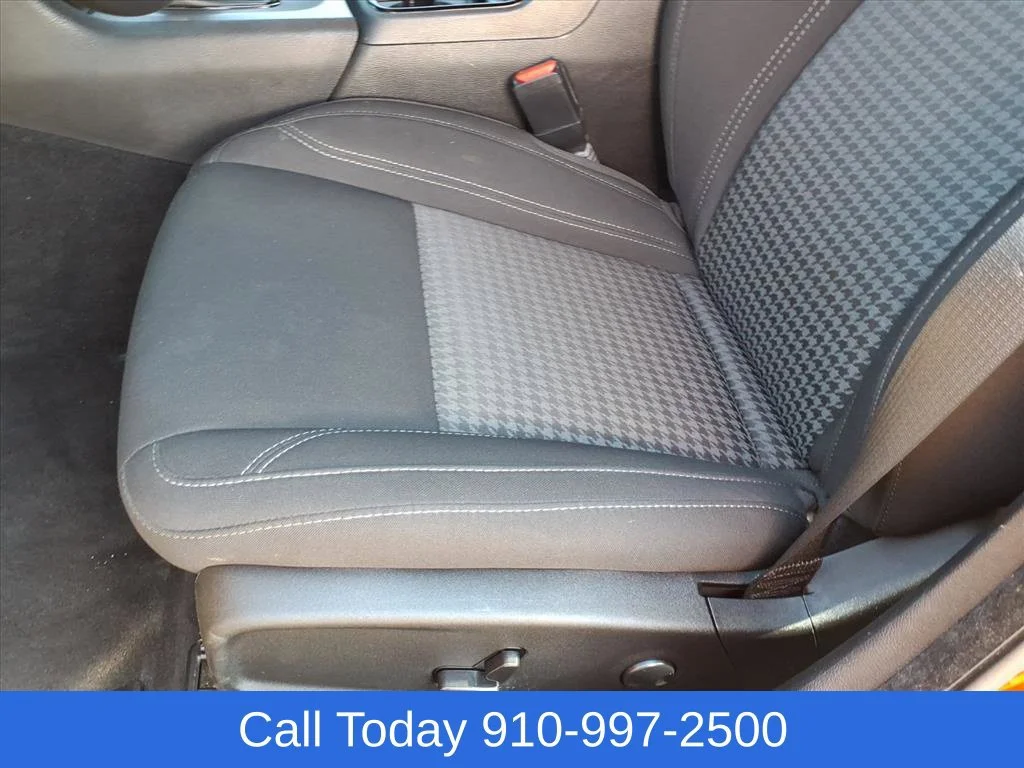 Used 2023 Orange Dodge SXT image 15