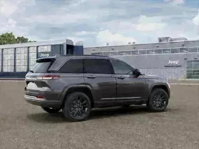 New 2026 Baltic Gray Metallic Clear-Coat Exterior Paint Jeep Limited image 47