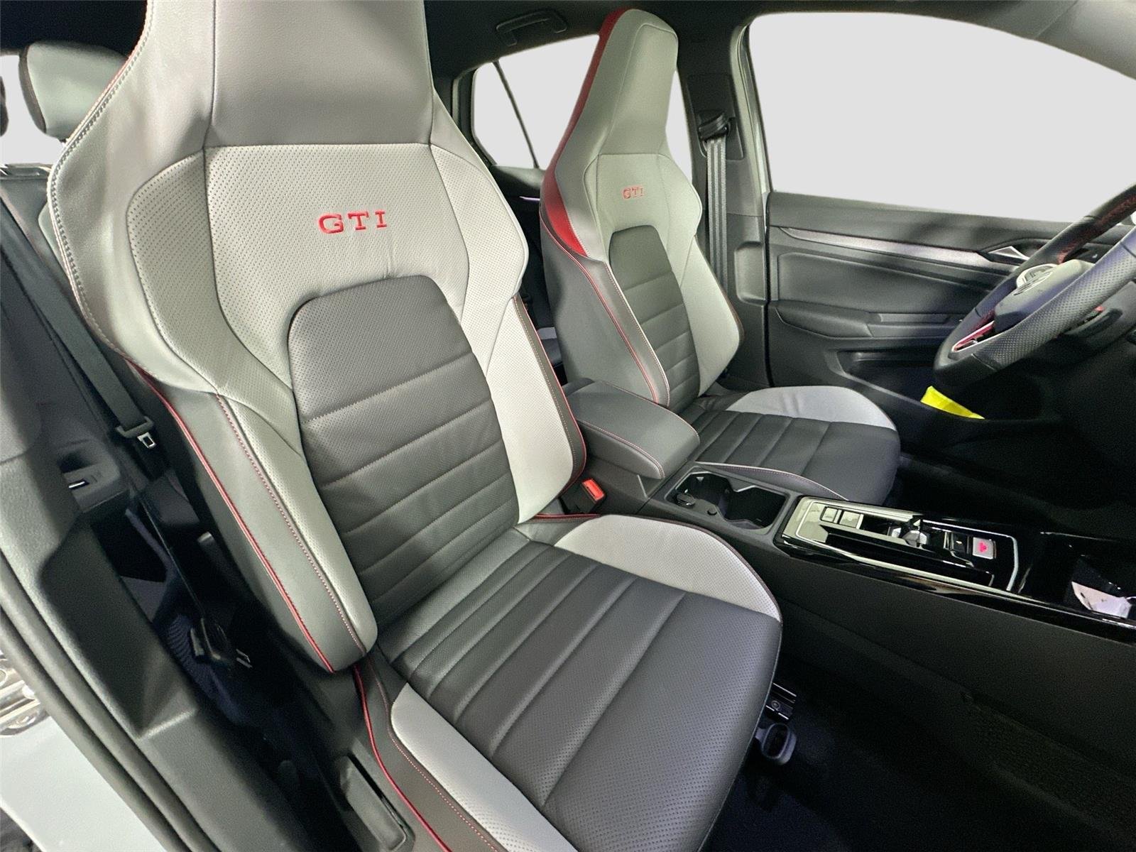 New 2026 Moonstone Gray Volkswagen SE image 26