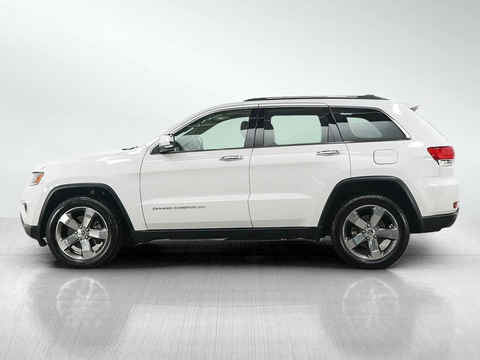 Used 2016 Jeep Grand Cherokee Limited with VIN 1C4RJFBTXGC319350 for sale in Hopkins, Minnesota
