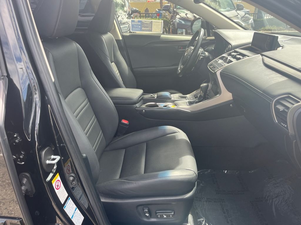 Used 2019 Black Lexus 300h image 43