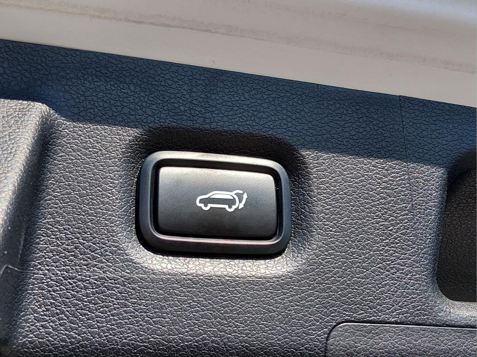 Used 2020 Quartz White Hyundai SEL image 21