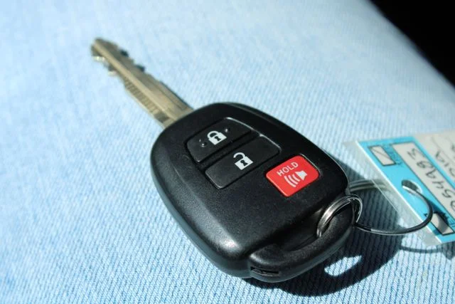 Used 2019 Silver Toyota SR5 image 13
