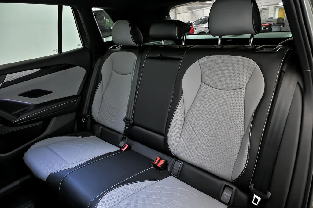 2026 Volkswagen Tiguan SE R-LINE BLACK - Photo 9