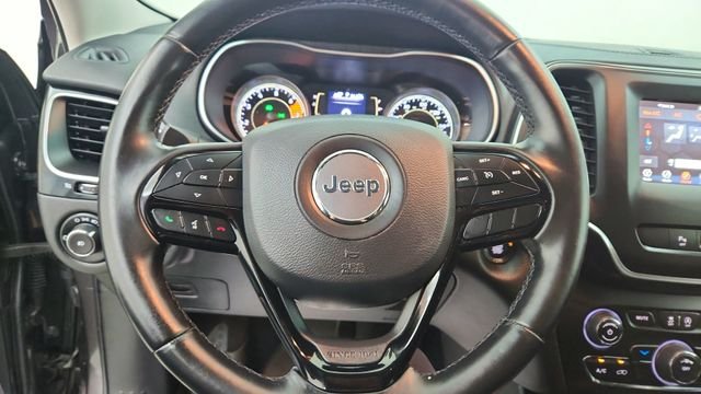 Used 2019 Gray Jeep Latitude Plus image 22