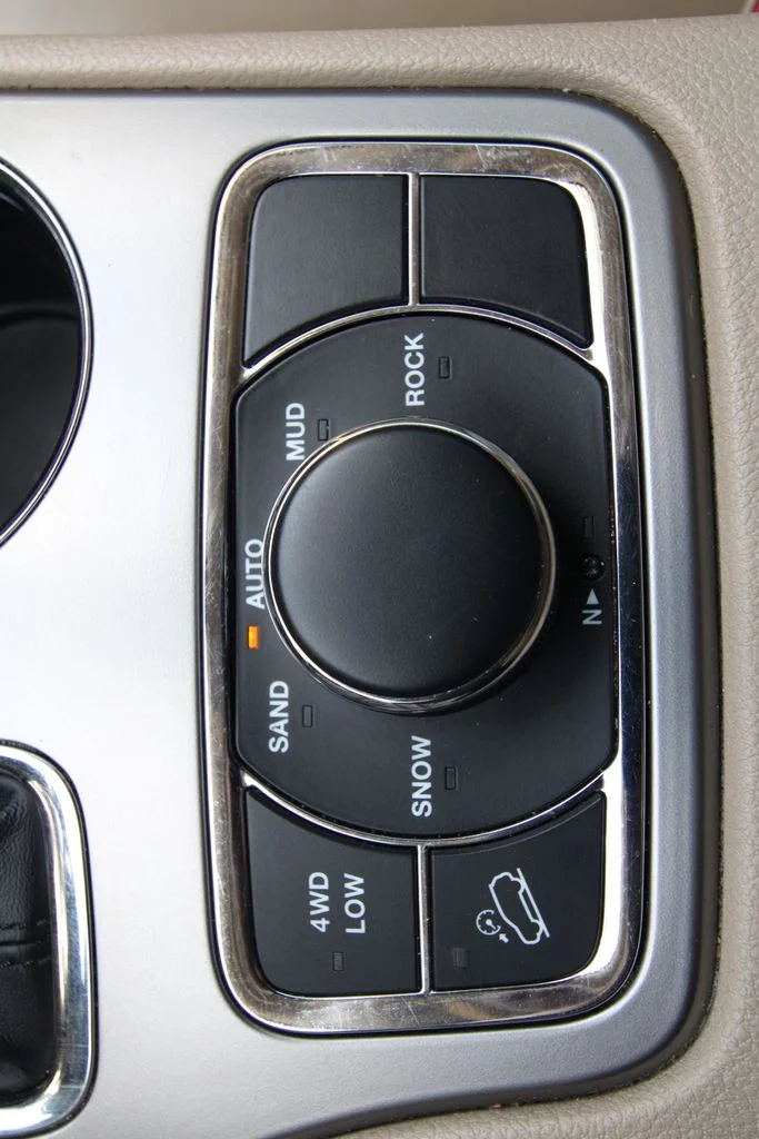Used 2021 Bright White Clearcoat Jeep Limited image 26