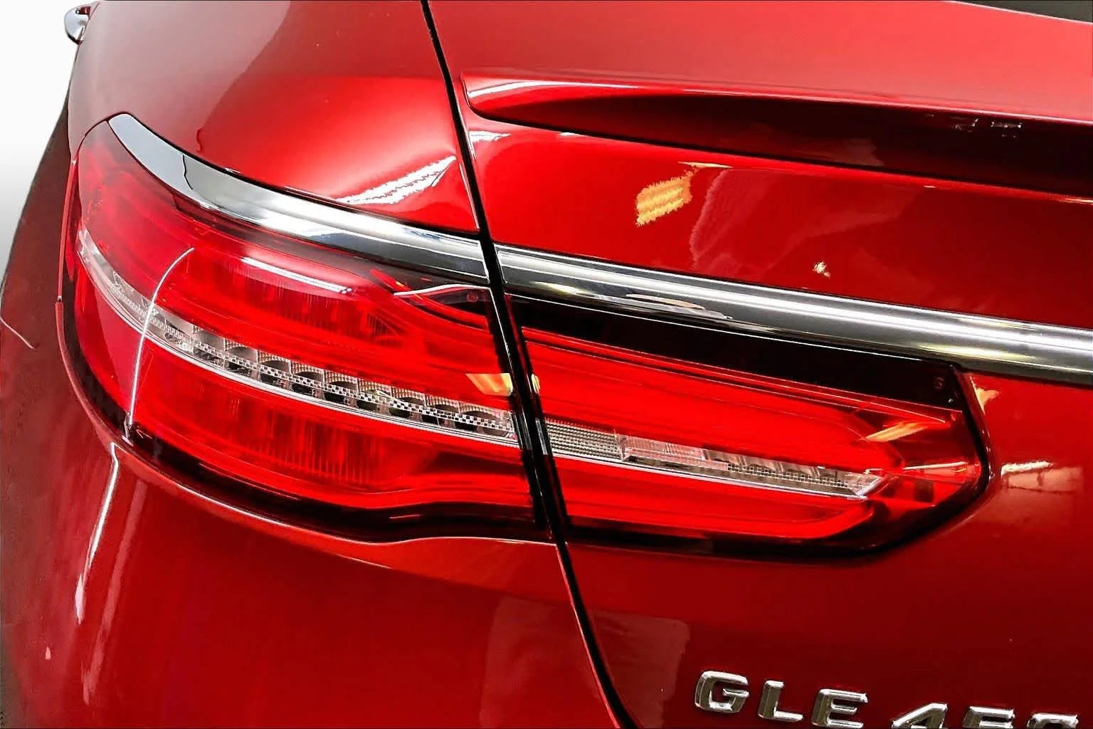 Used 2016 designo Cardinal Red Metallic Mercedes-Benz GLE 450 AMG® image 28