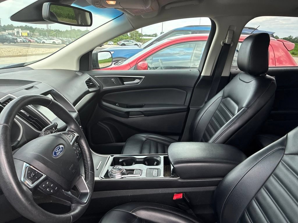 Used 2020 Grey Ford SEL image 2