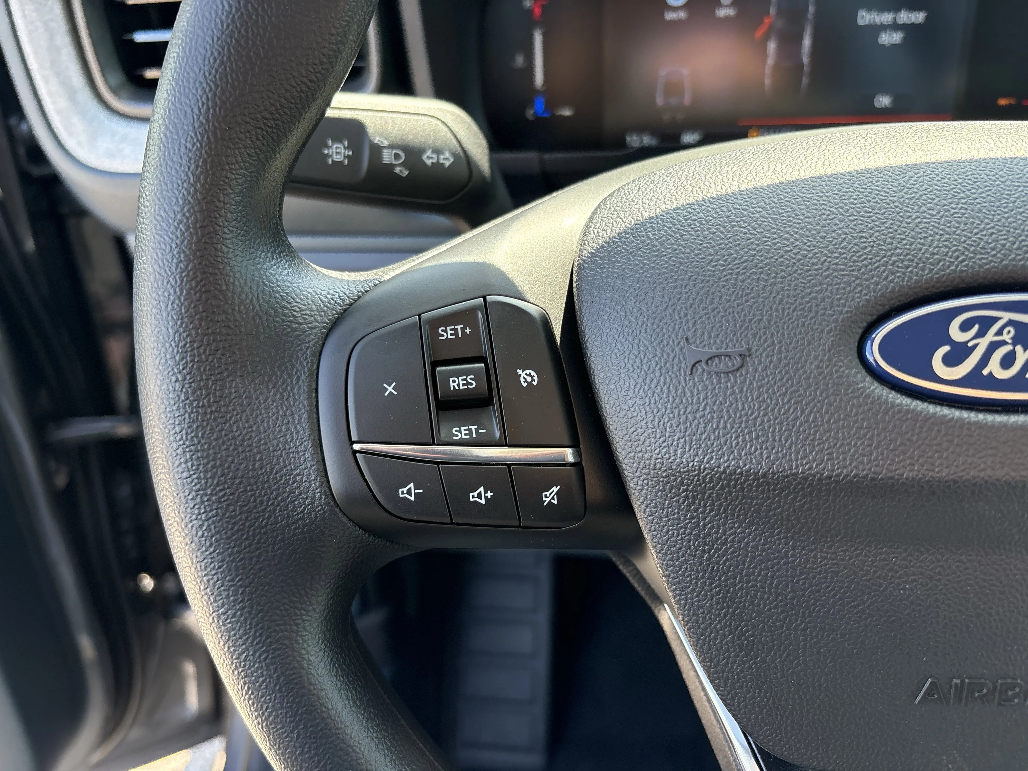 New 2026 Carbonized Gray Metallic Ford XLT image 25