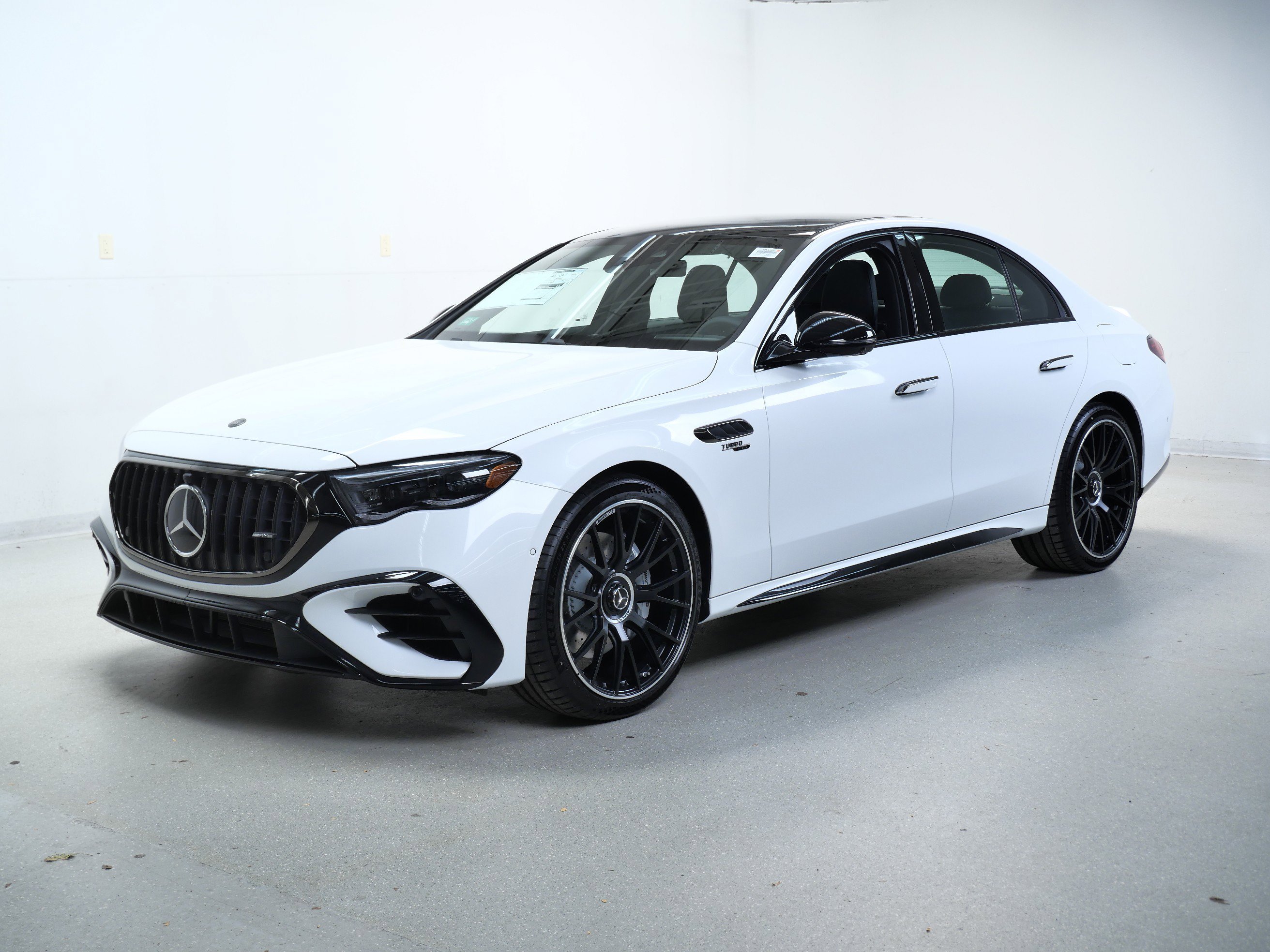 New 2026 MANUFAKTUR Moonlight White Metallic Mercedes-Benz AMG® E 53 E 4MATIC+ Sedan image 4