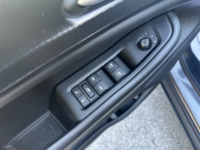 Used 2023 Gray Jeep Laredo image 24