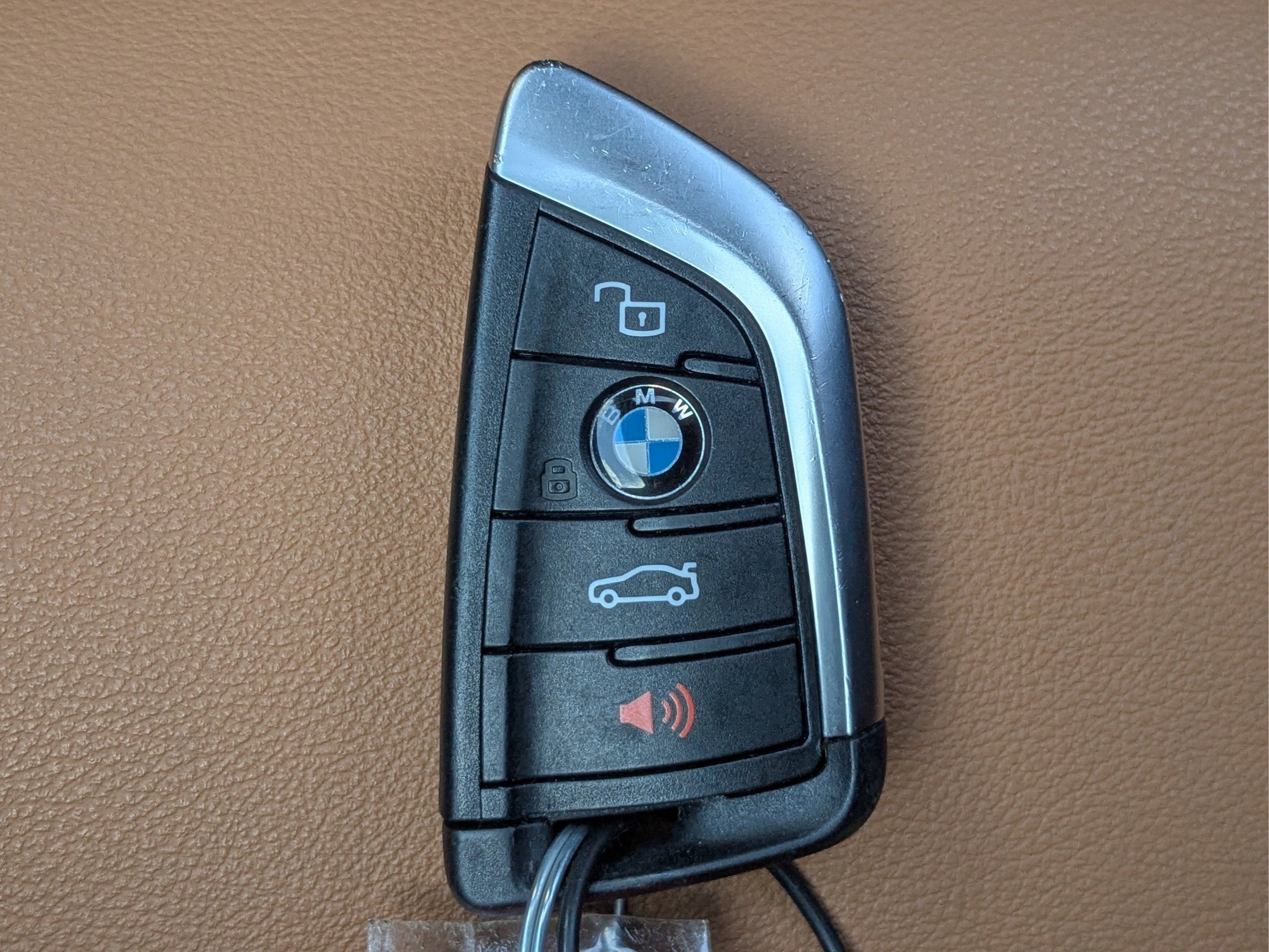 2025 BMW 3 Series 330i - Photo 35
