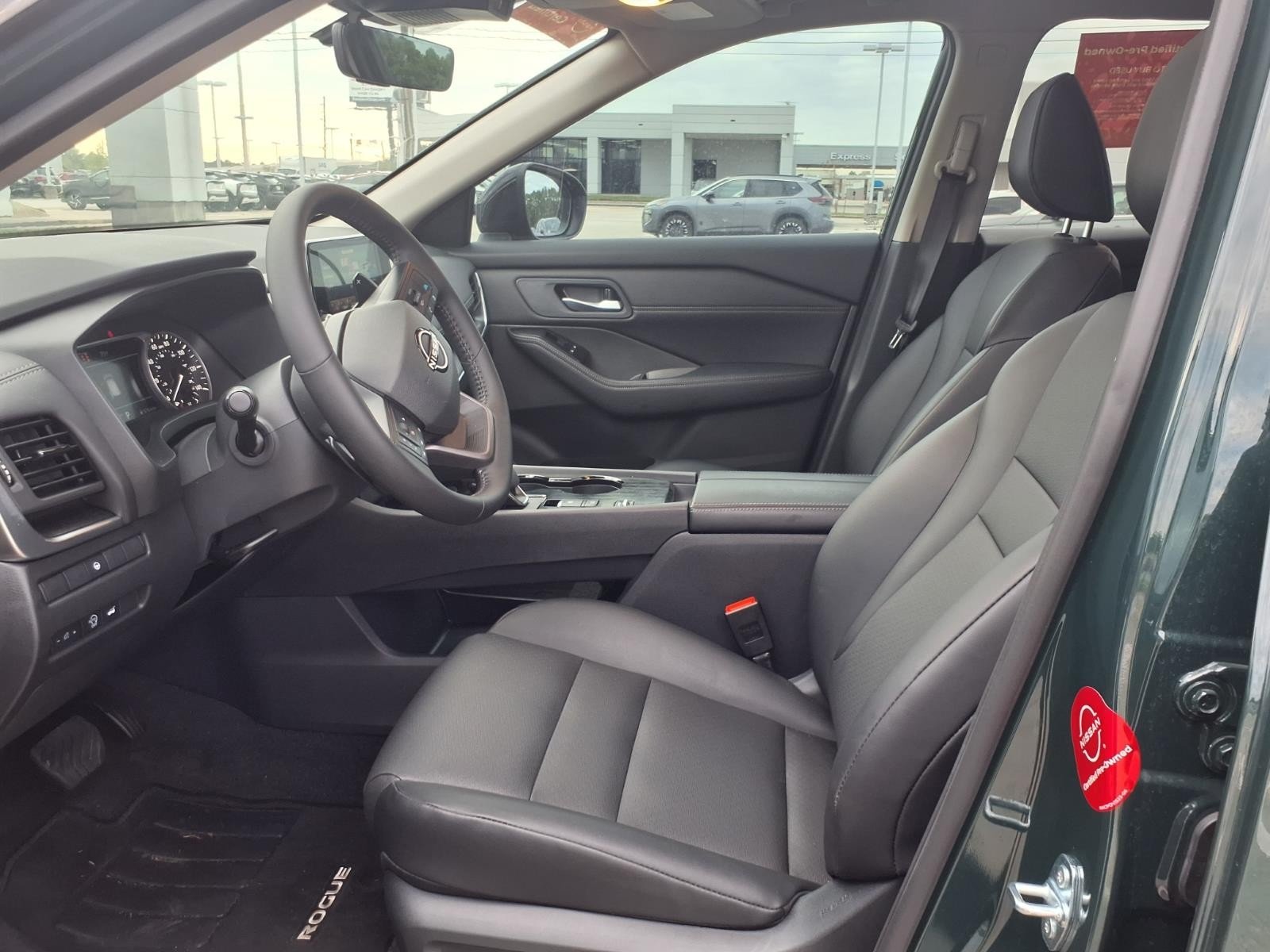 2026 Nissan Rogue photo 17 of 28