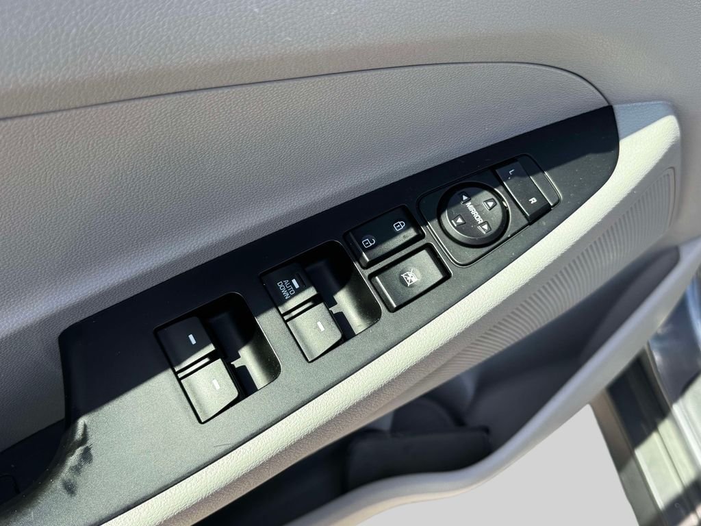 Used 2019 Gray Hyundai SE image 16