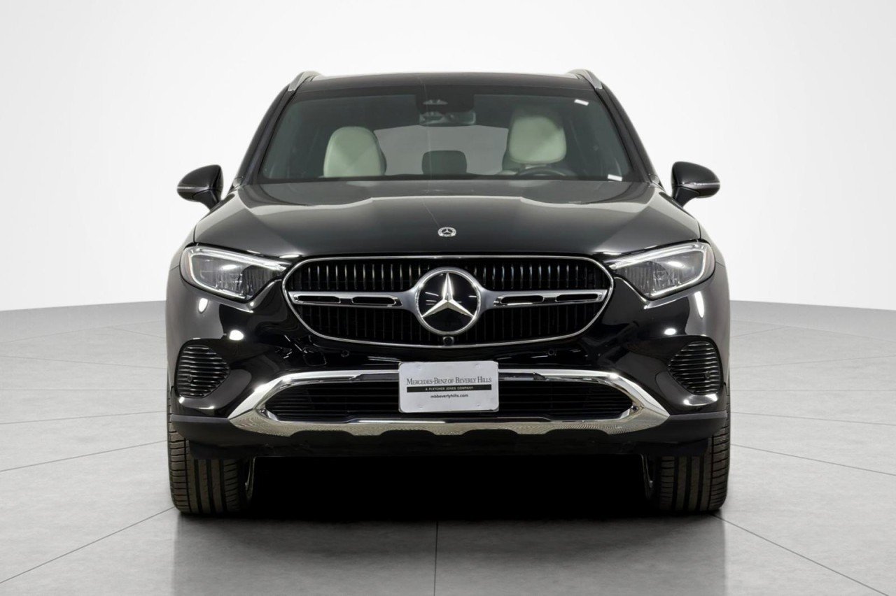 Certified Used 2024 Black Mercedes-Benz GLC 300 image 8